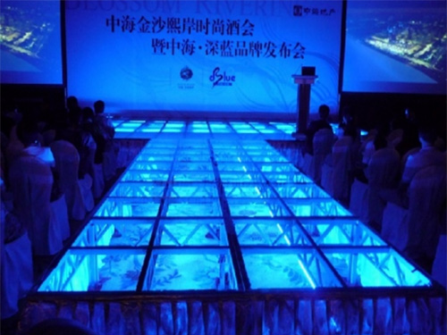 玻璃舞台